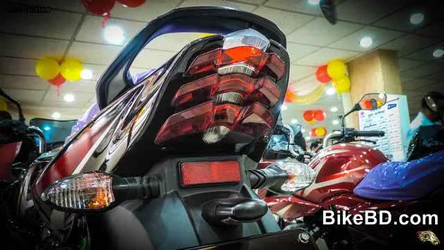 Bajaj-discover -150F-Tail-lamp